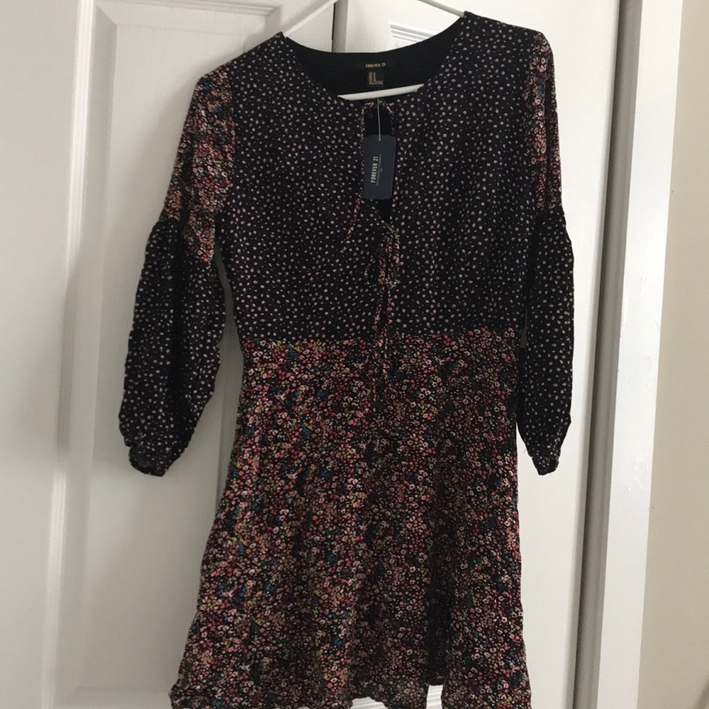 Cute dress.